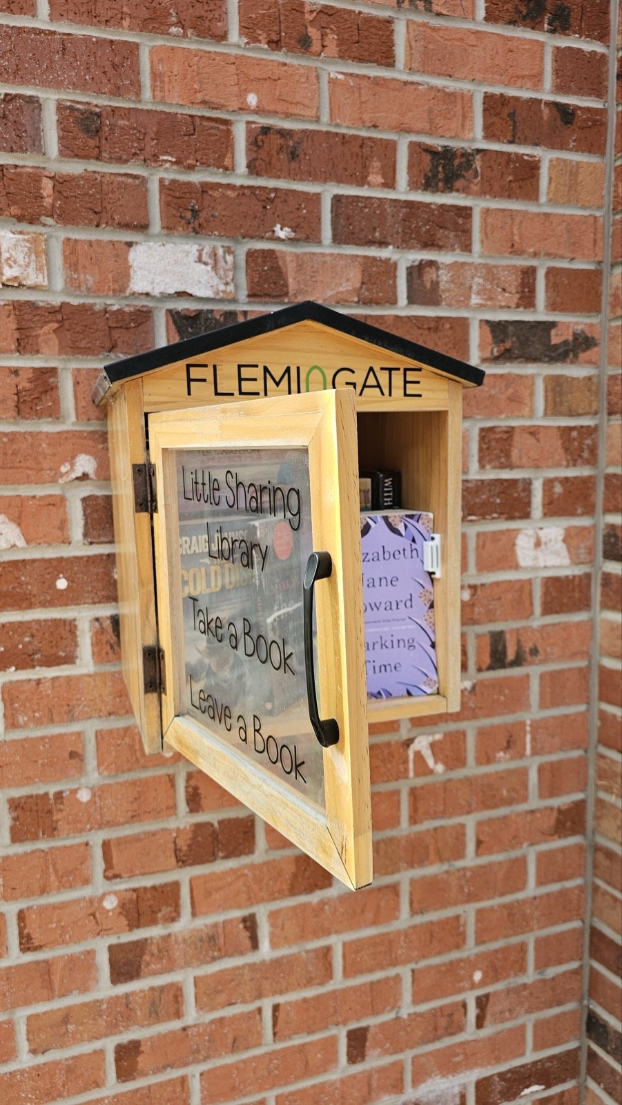 Small sharing library in Flemingate Shopping Centre